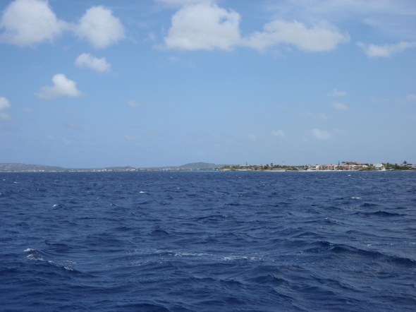 Sailing into Bonaire Island, Its much flatter!