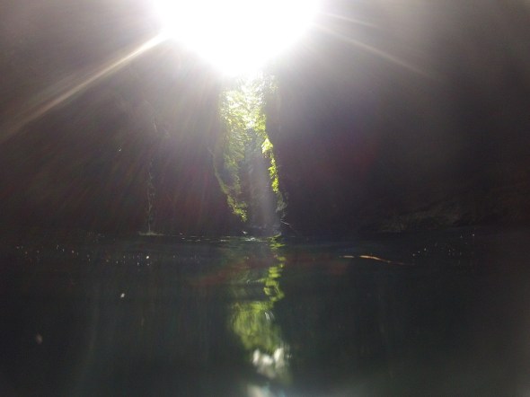 Now we float slowwly and comfortable down the cayon looking at the beautiful views and jungle surrounding us. 